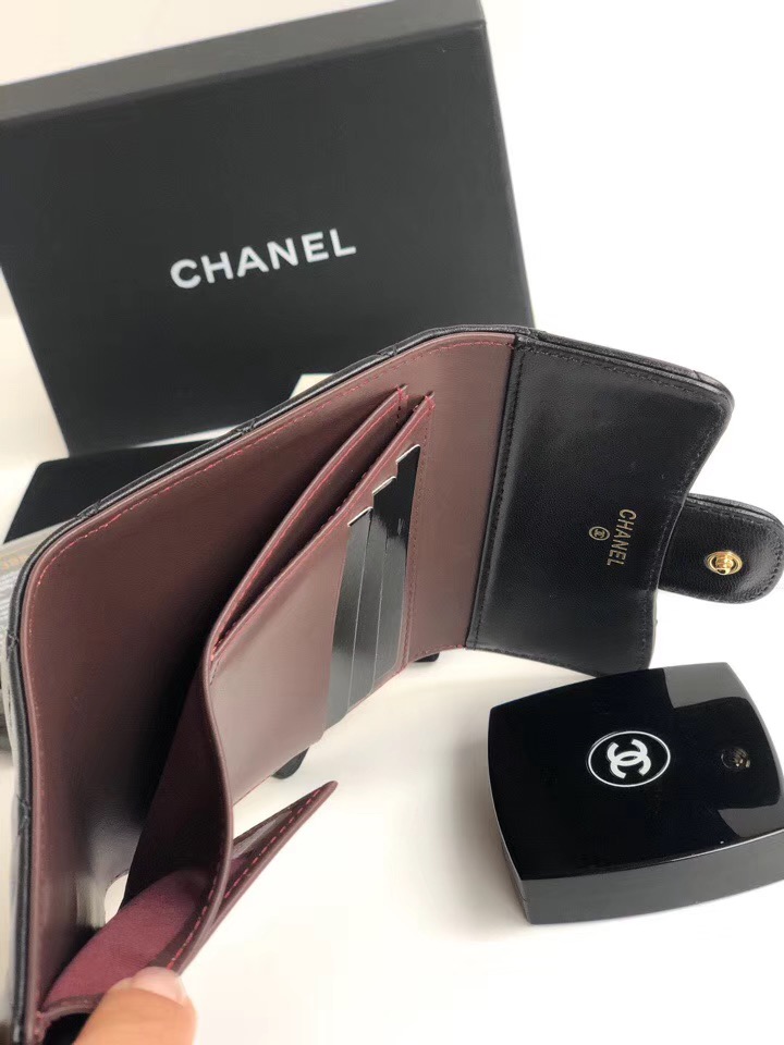 샤넬 지갑 램스킨 금장 AS5060