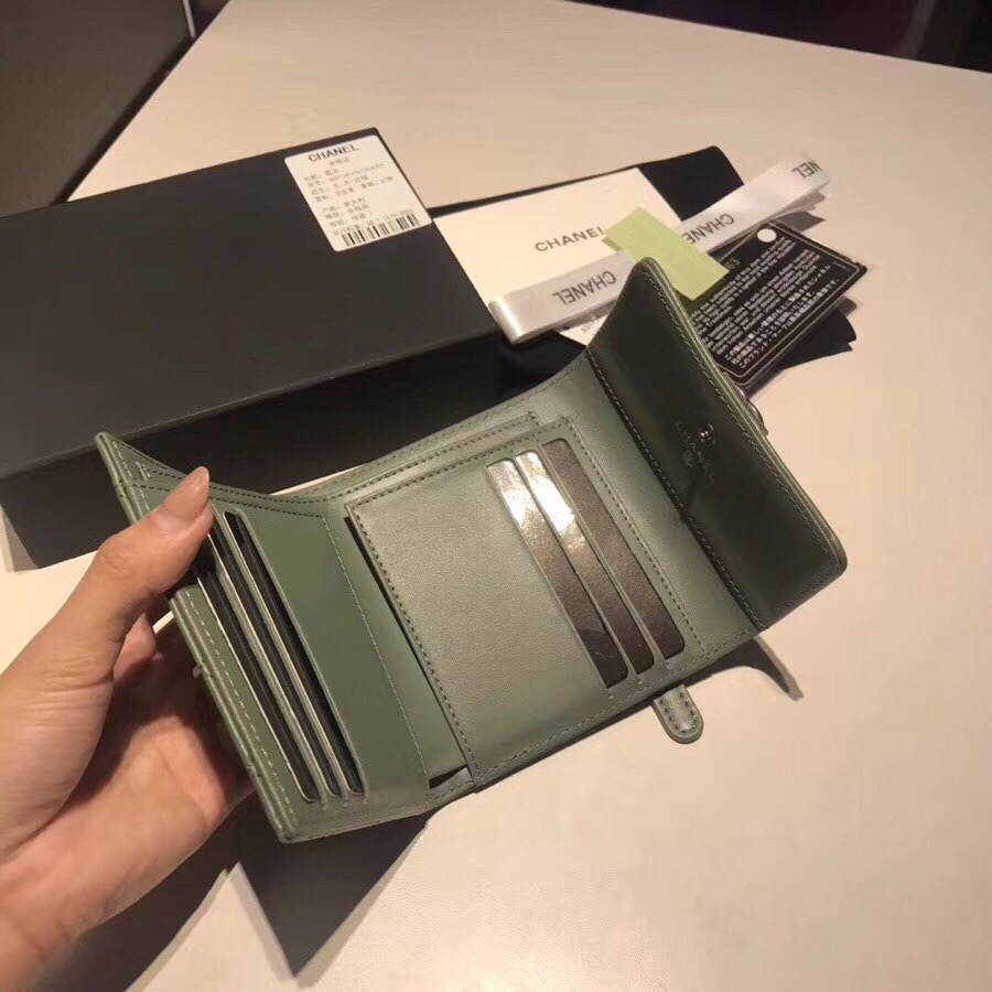 샤넬지갑 양가죽  은장 11CM AS87555