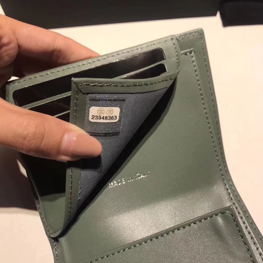 샤넬지갑 양가죽  은장 11CM AS87555