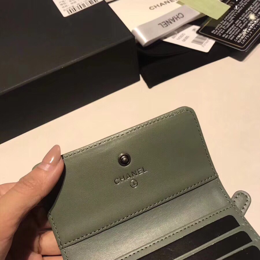 샤넬지갑 양가죽  은장 11CM AS87555