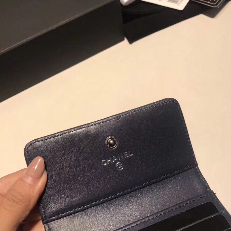 샤넬지갑 양가죽  은장 11CM AS87555