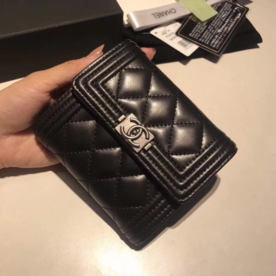 CHANEL 샤넬 보이 플랩 반지갑 은장 11CM AS87555