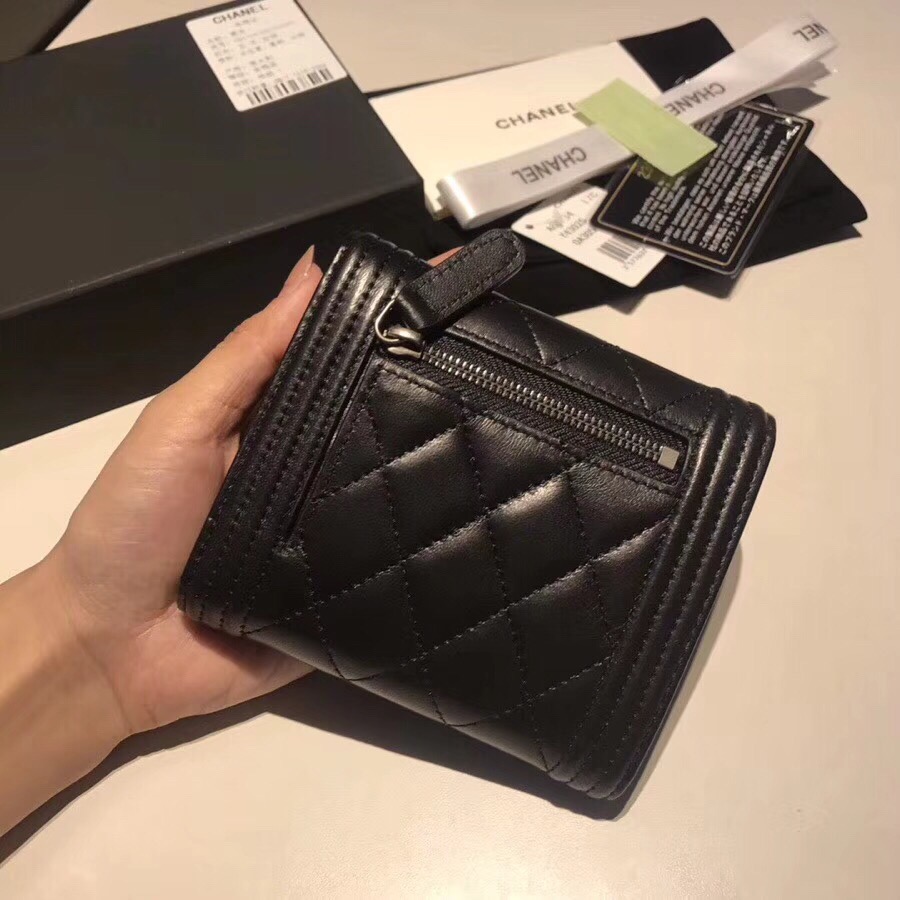  CHANEL 샤넬 보이 플랩 반지갑 은장 11CM AS87555