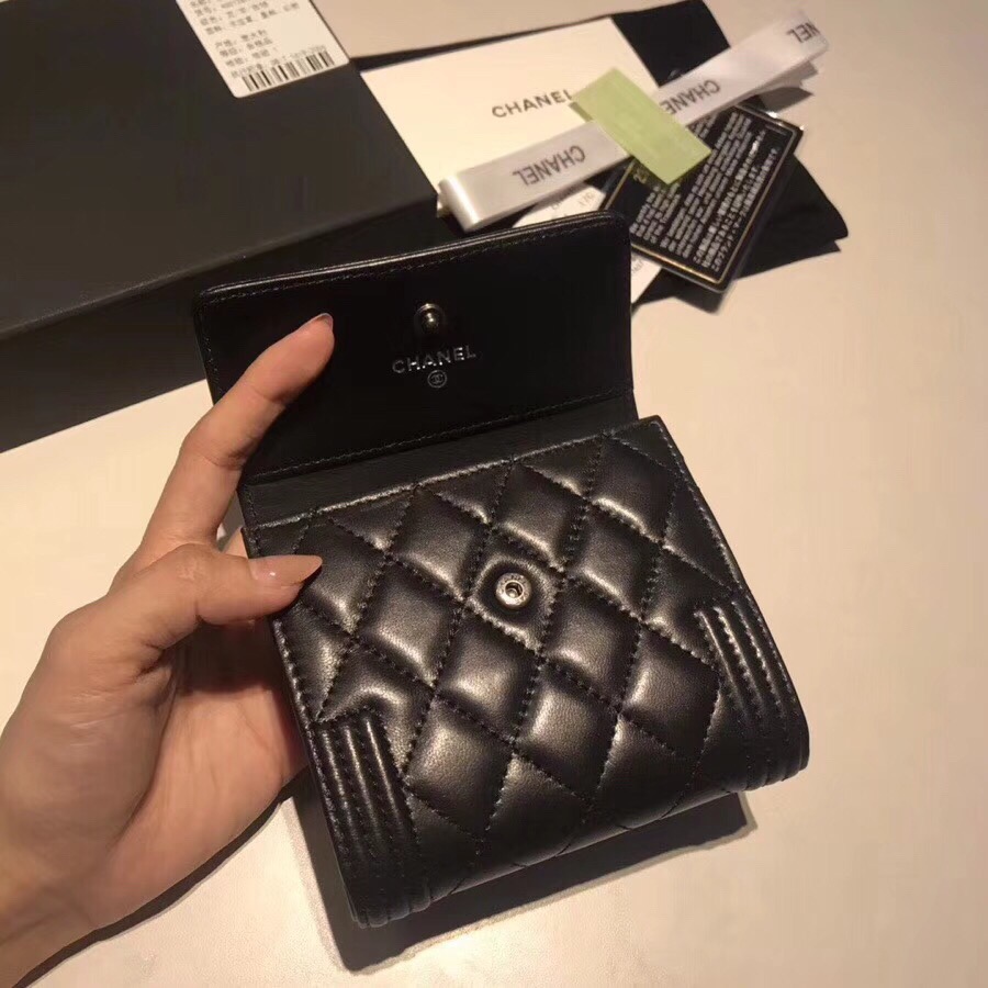  CHANEL 샤넬 보이 플랩 반지갑 은장 11CM AS87555