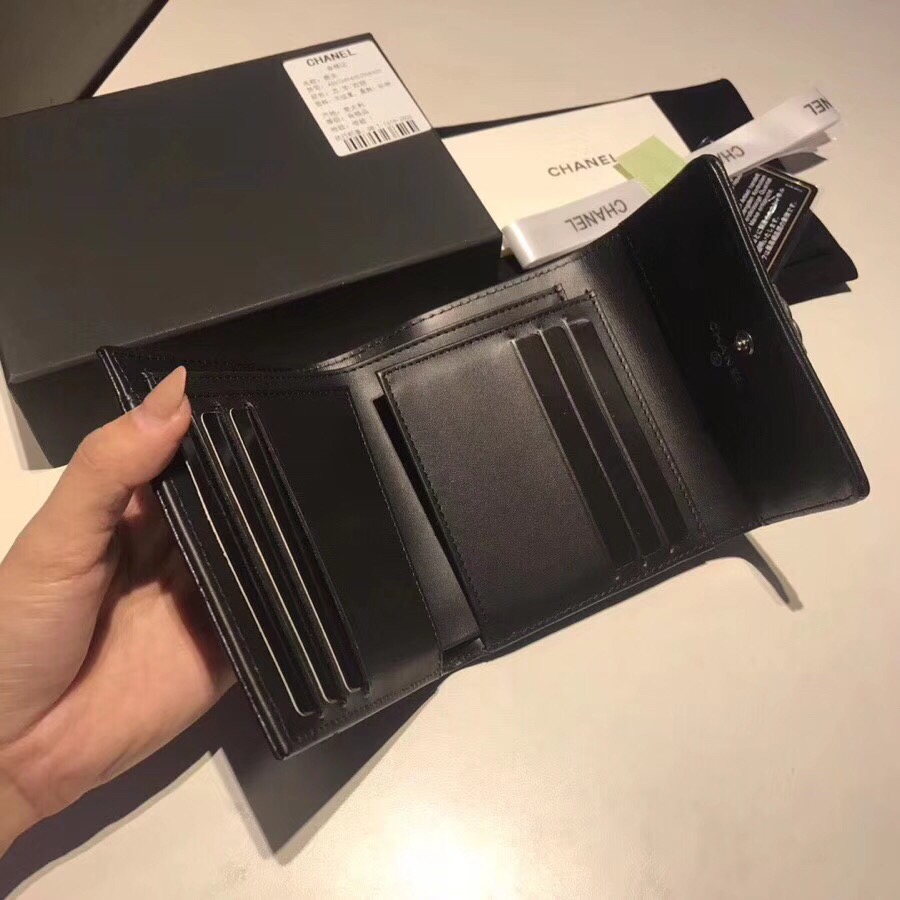  CHANEL 샤넬 보이 플랩 반지갑 은장 11CM AS87555