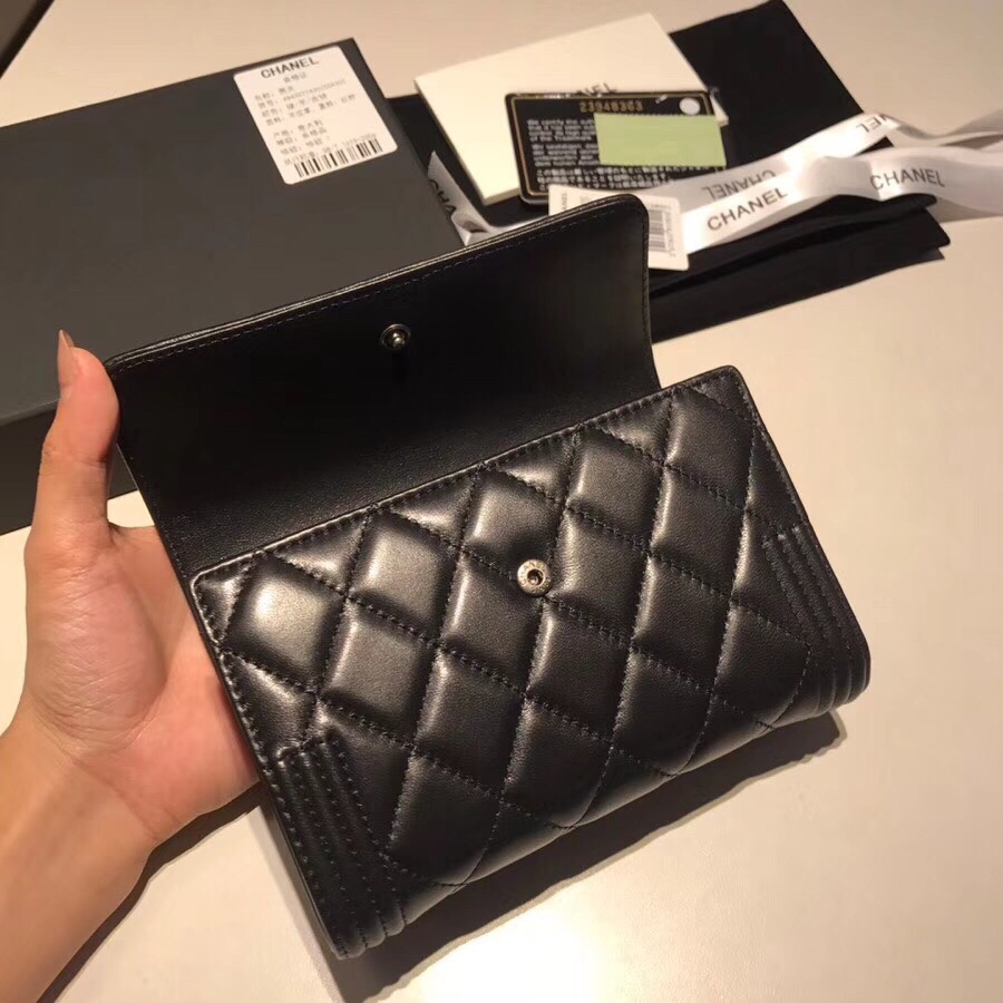 샤넬지갑 양가죽 은장 15CM AS87099