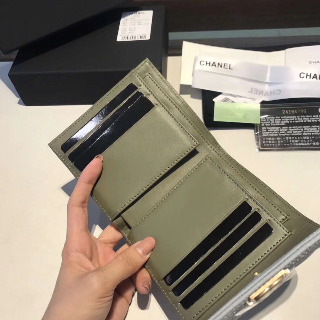 샤넬 LEBOY 지갑 케비어 금장 AS87088