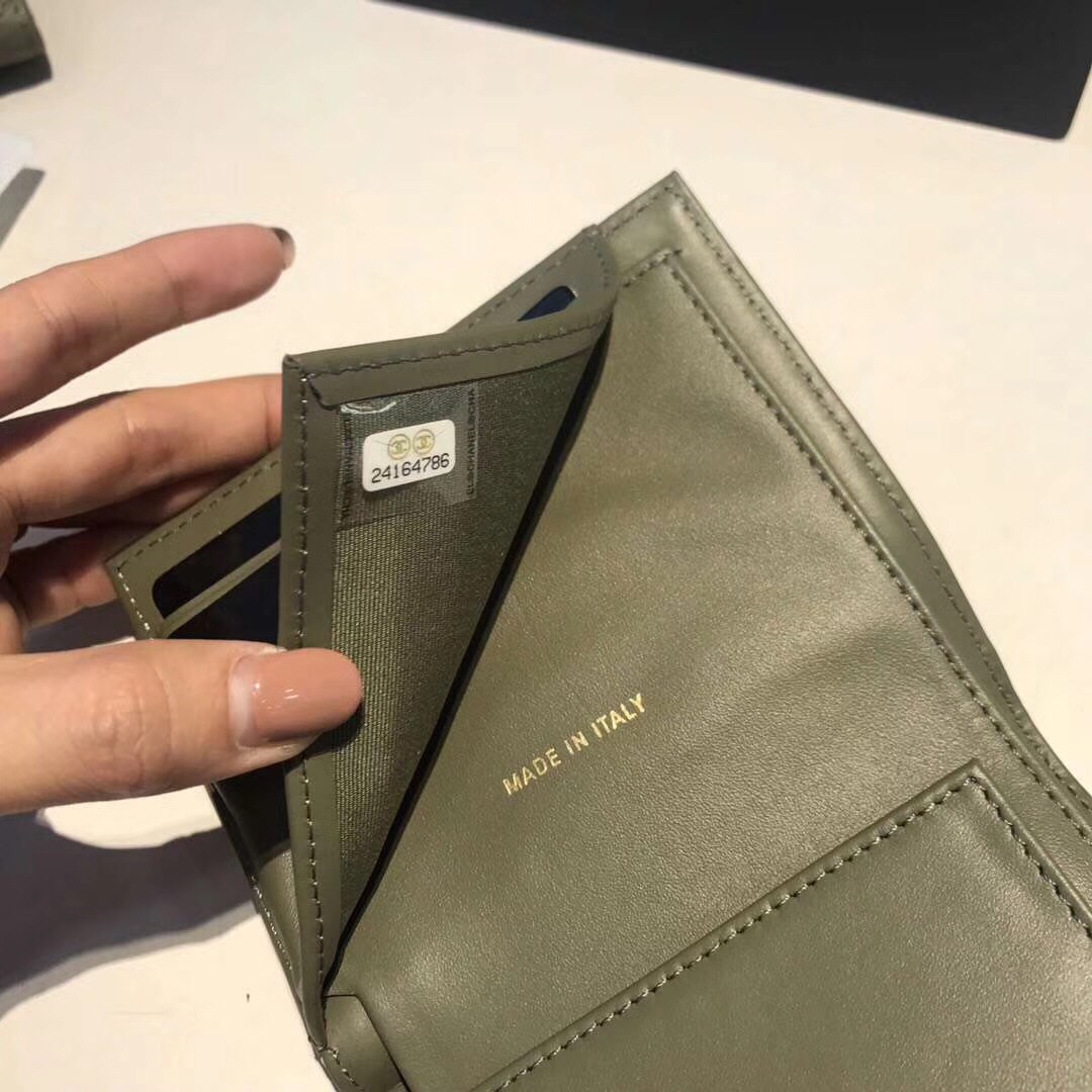 샤넬 LEBOY 지갑 케비어 금장 AS87088