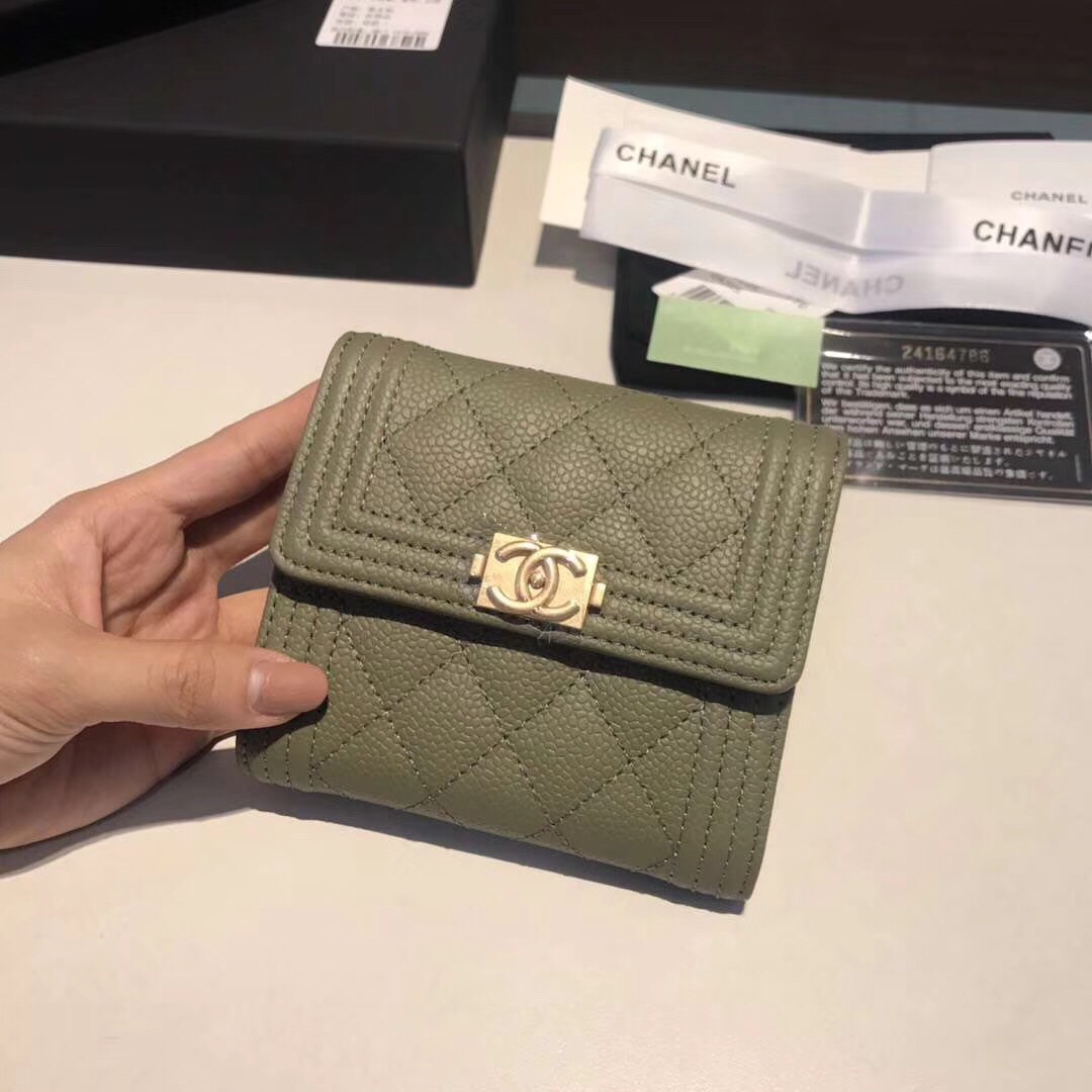 샤넬 LEBOY 지갑 케비어 금장 AS87088