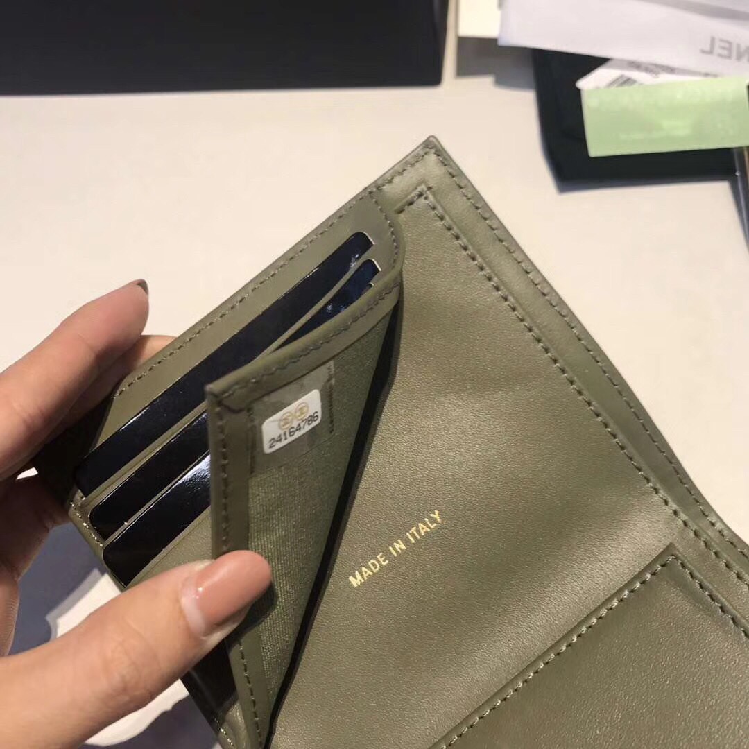 샤넬 캐비어 반지갑 11CM AS87005