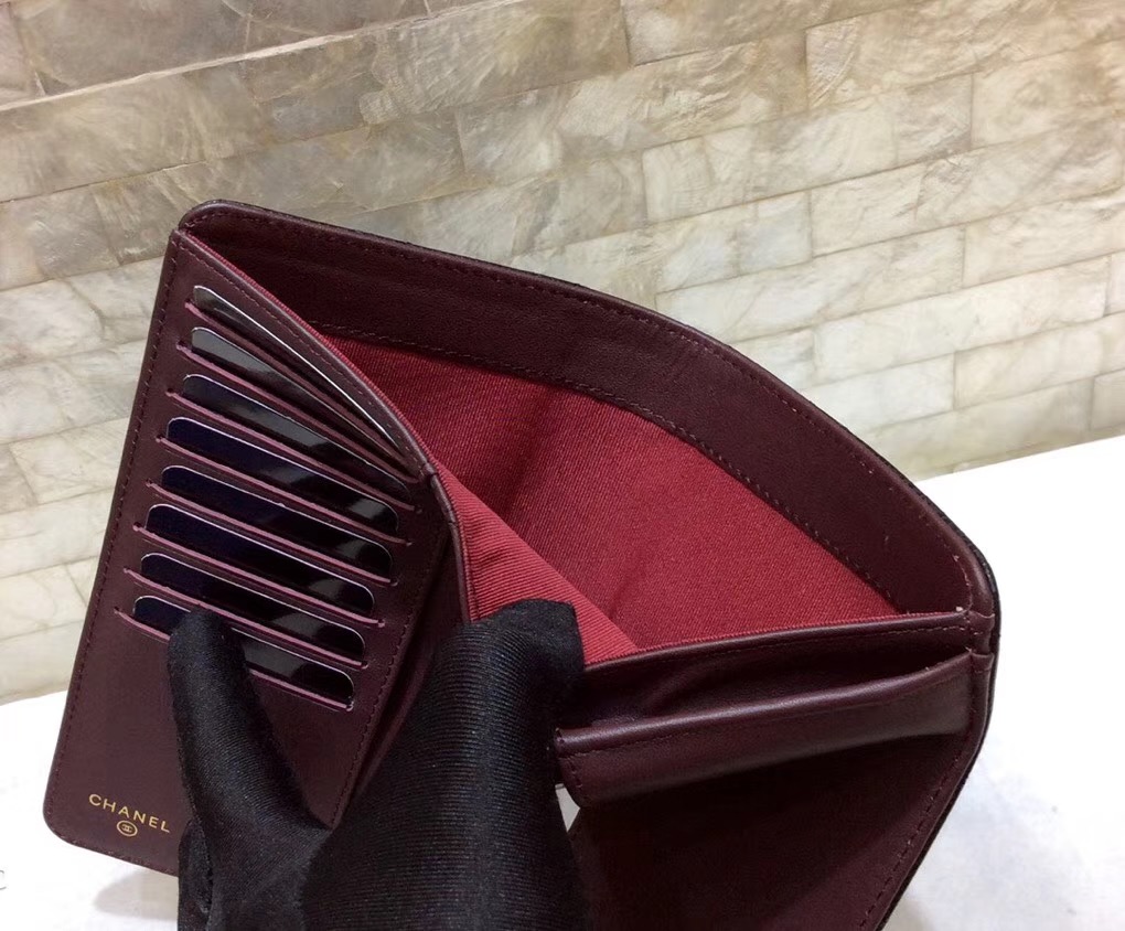 샤넬장지갑 캐비어 금장 18.5CM AS305218