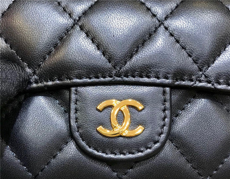 샤넬 램스킨 금장 지갑 C84401