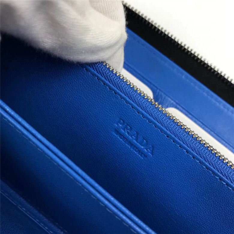 프라다 지퍼 장지갑 ML317 신상