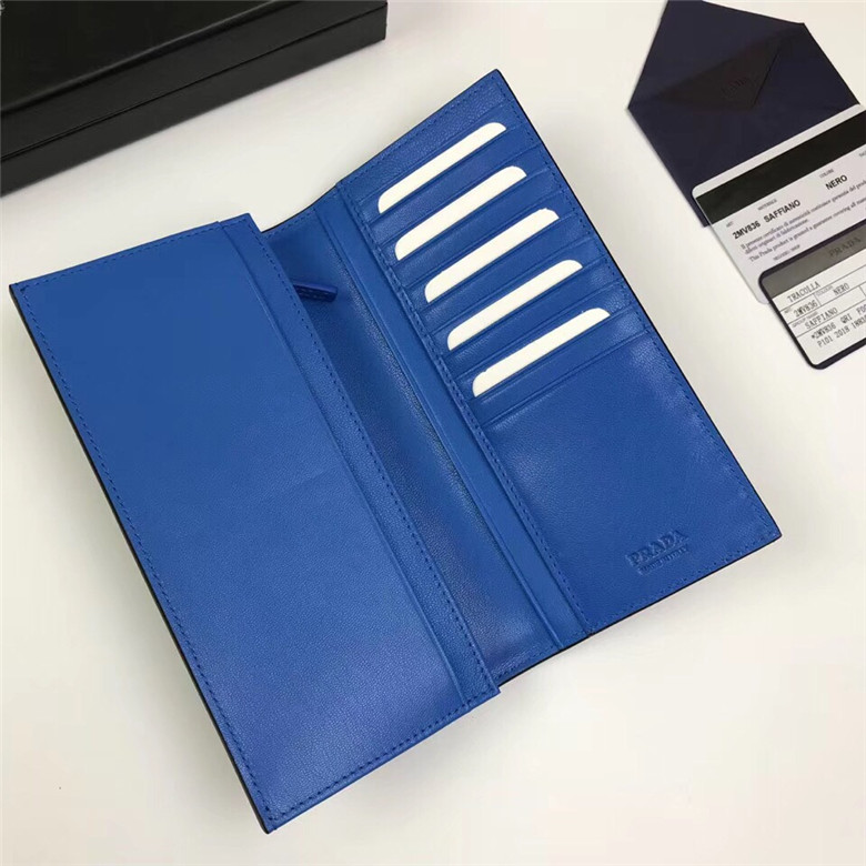 프라다  장지갑 ML836 신상