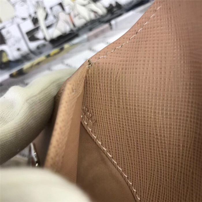 프라다 여성용 장지갑 1MF012 신상