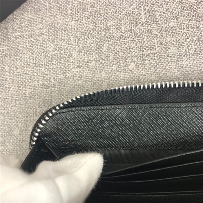 프라다 지퍼 장지갑 2ML317-1 신상