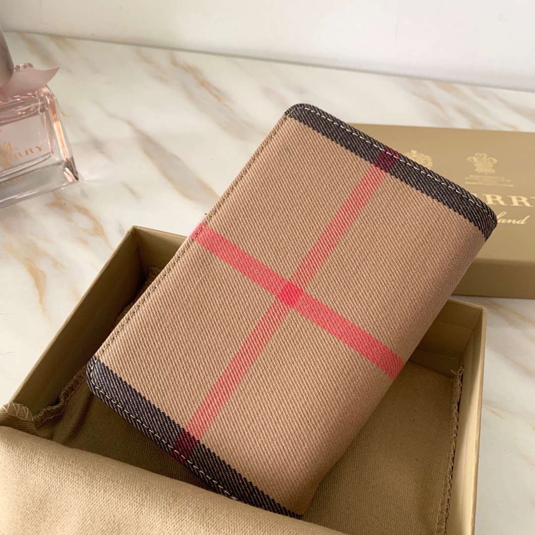버버리 지갑 신상 B31005-1