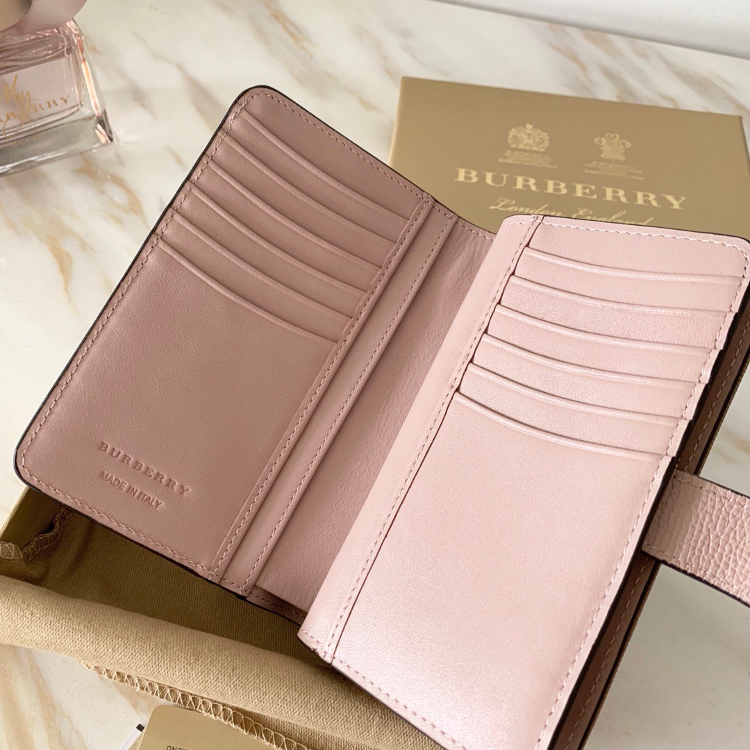 버버리 지갑 신상 B31005-1