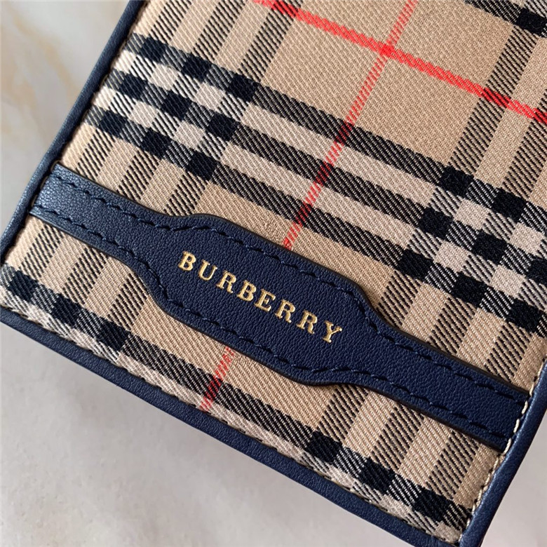 버버리 반지갑 신상 B636355