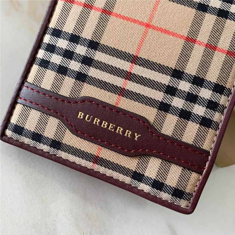 버버리 반지갑 신상 B636355