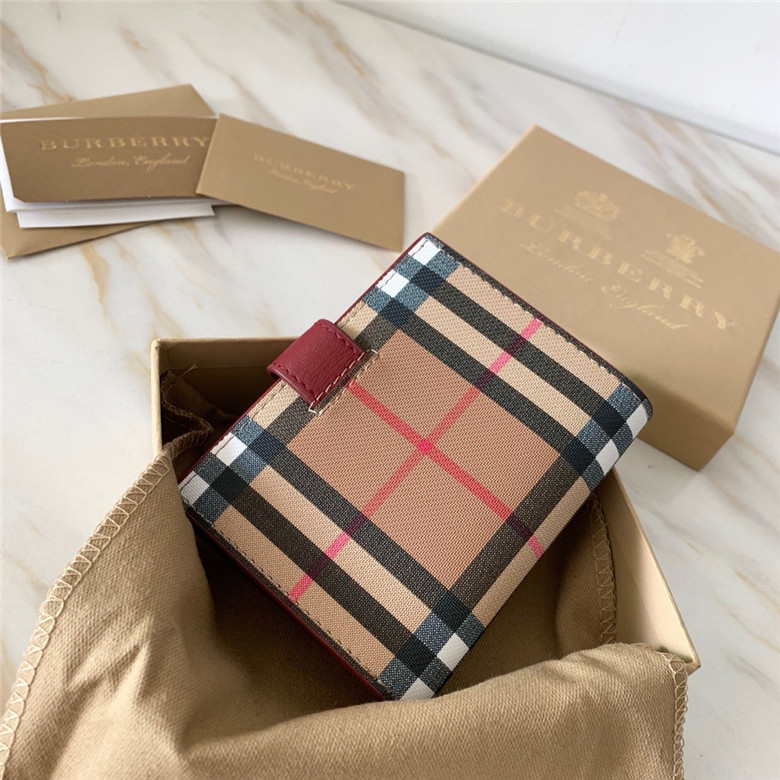 버버리 지갑  신상 B50140-1
