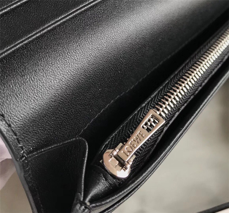 로에베 LONG Horizontal 지갑 L3044