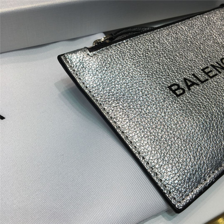 발렌시아가 롱 카드지갑 신상 B6544