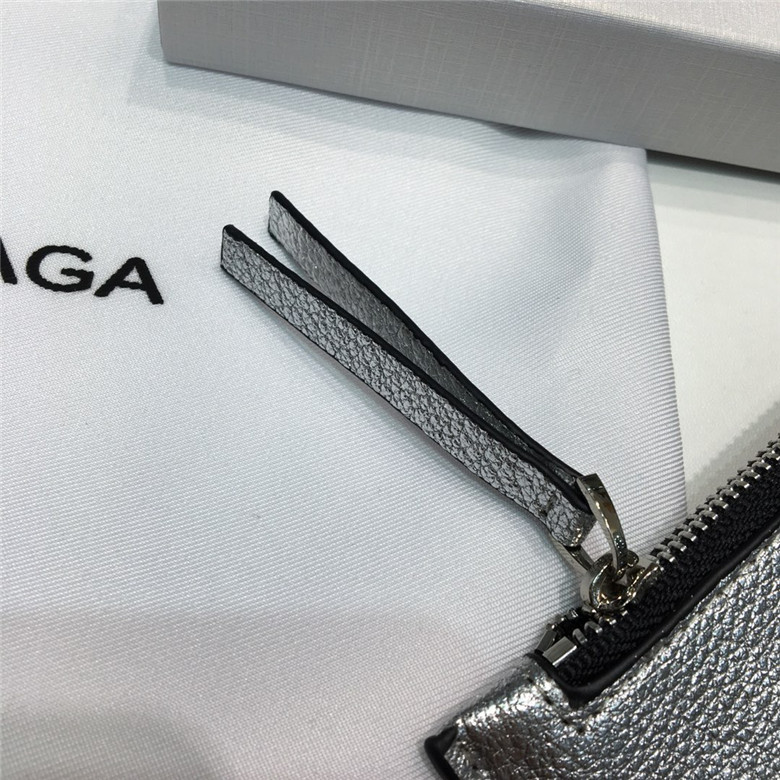 발렌시아가 롱 카드지갑 신상 B6544