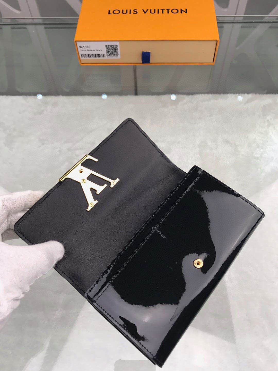  Louis vuitton 루이비통 애나멜 블랙 지퍼장지갑