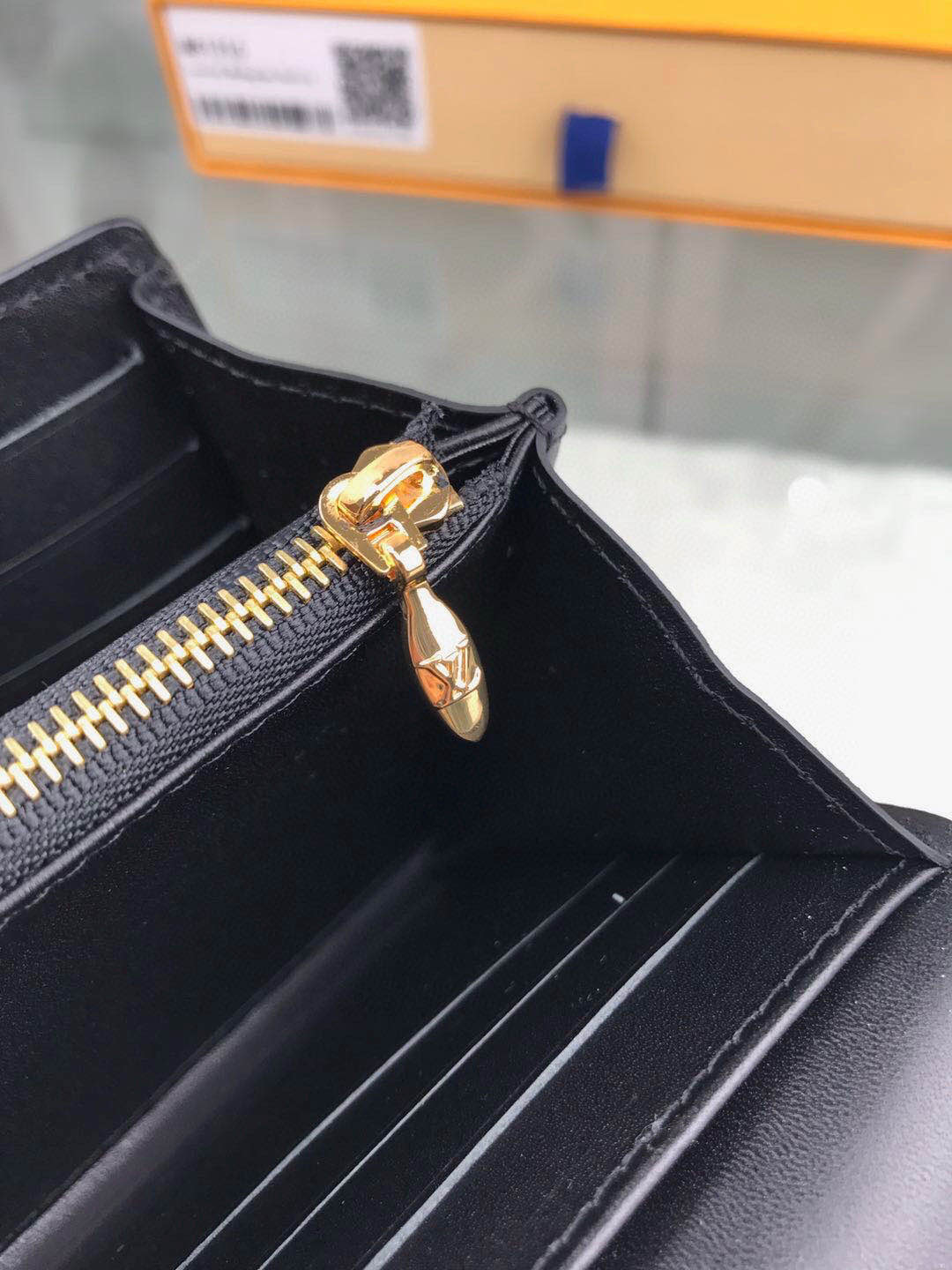  Louis vuitton 루이비통 애나멜 블랙 지퍼장지갑