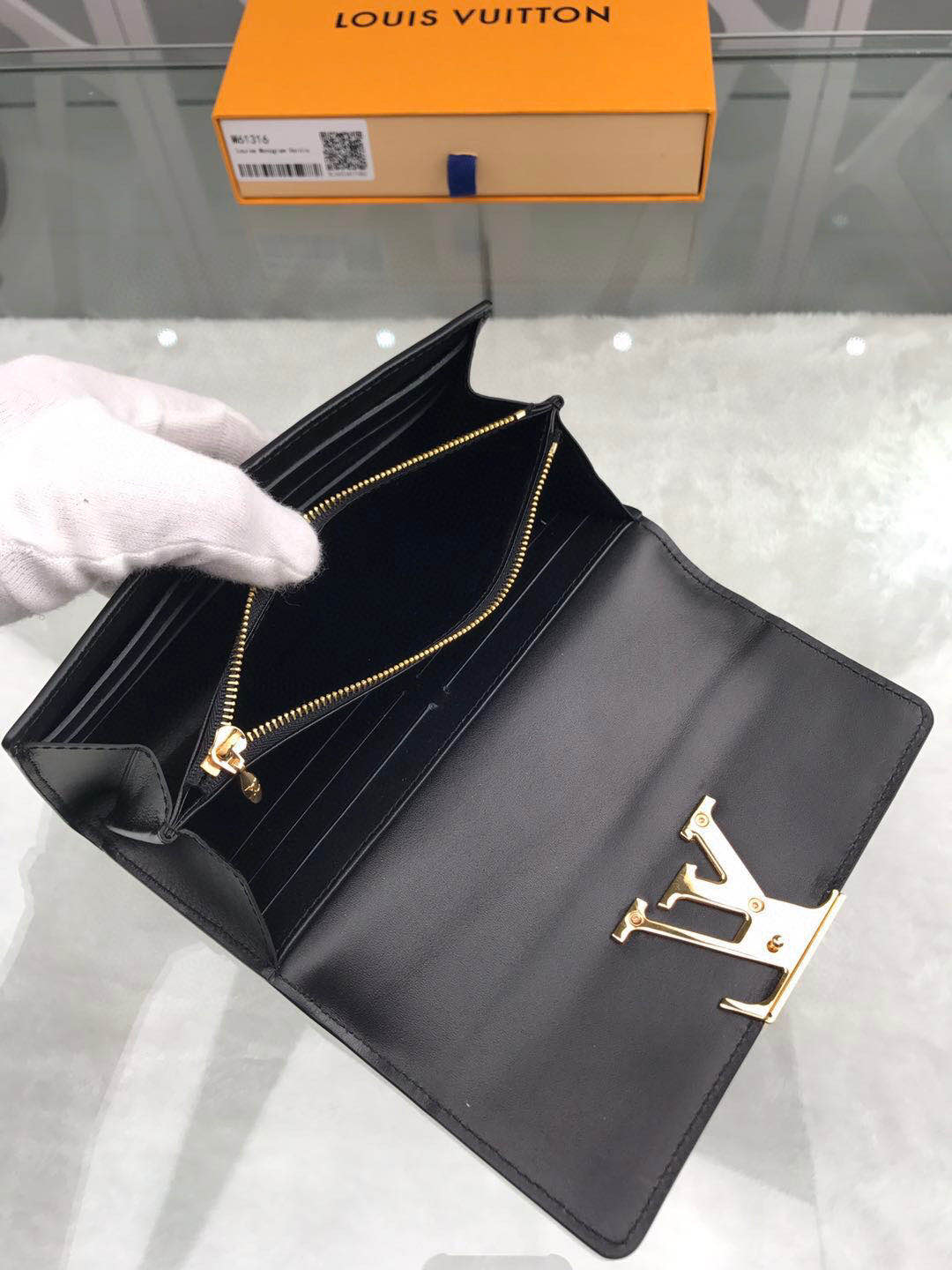  Louis vuitton 루이비통 애나멜 블랙 지퍼장지갑