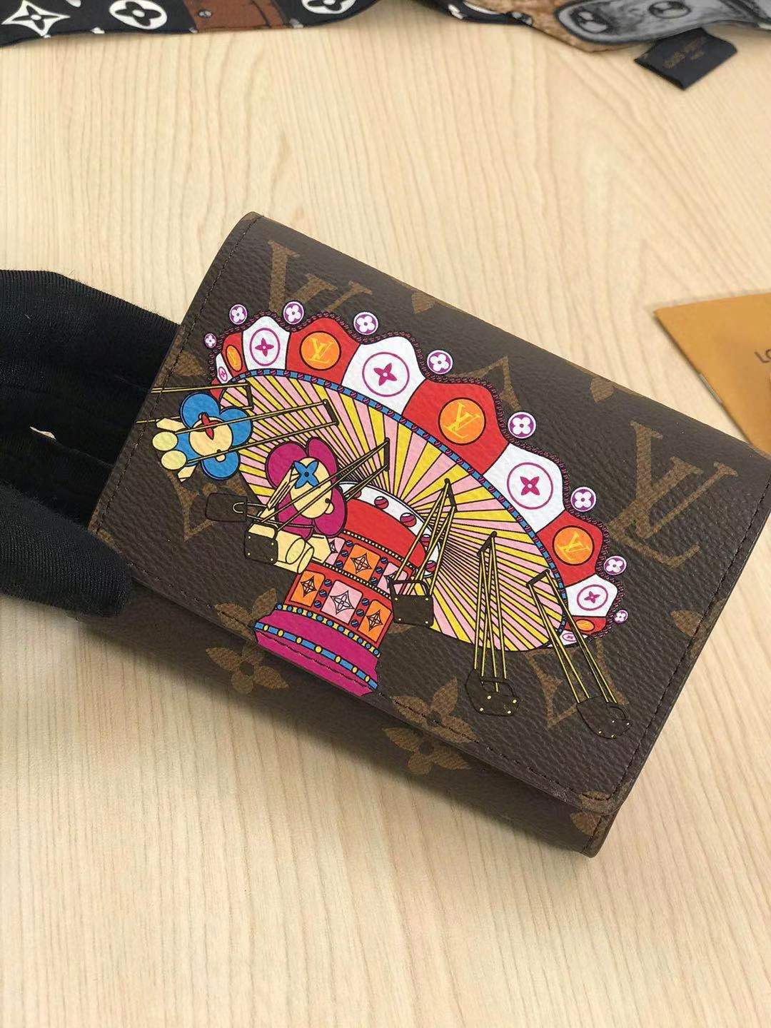  Louis Vuitton 루이비통 빅토린 월릿