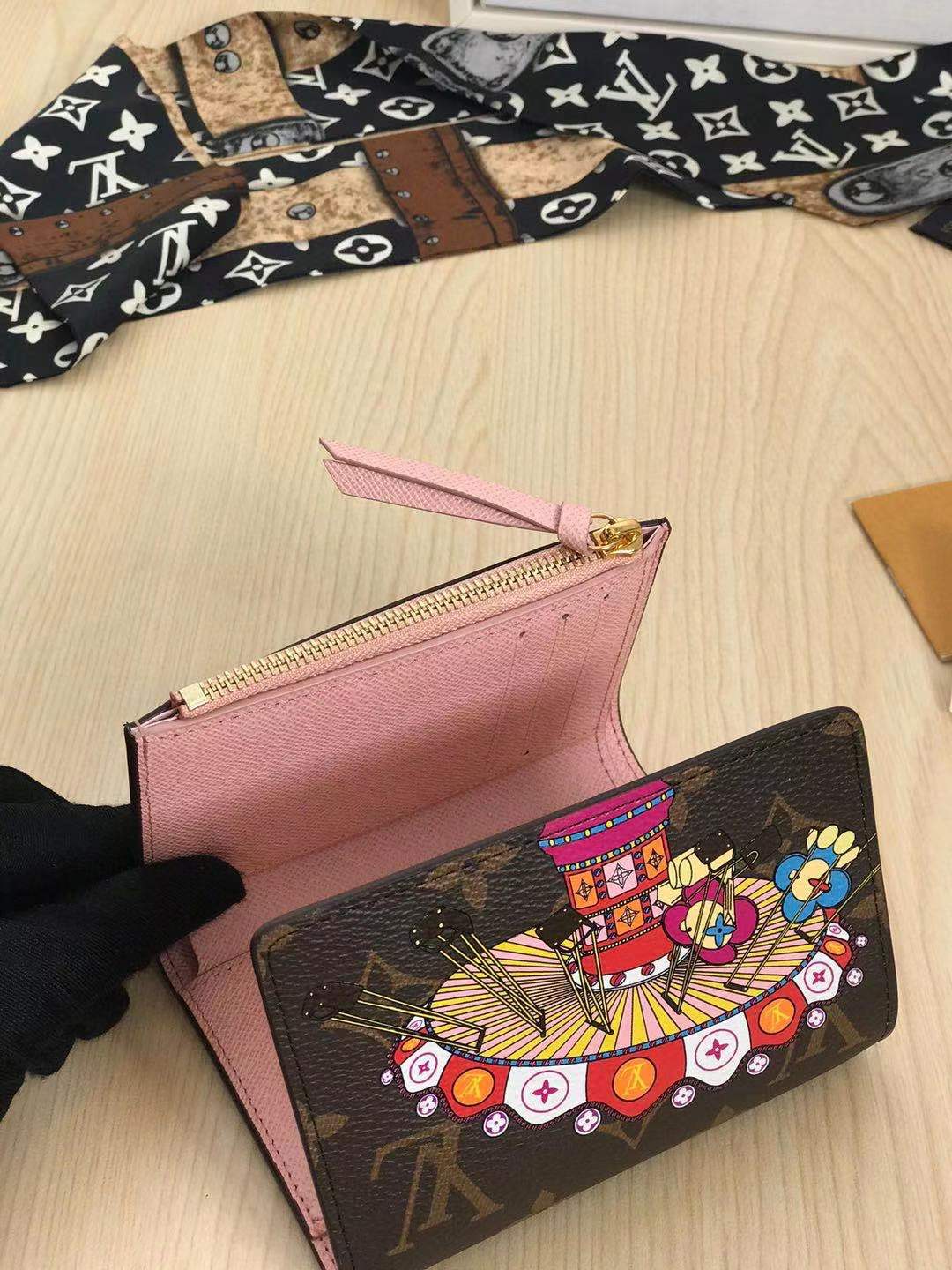 Louis Vuitton 루이비통 빅토린 월릿