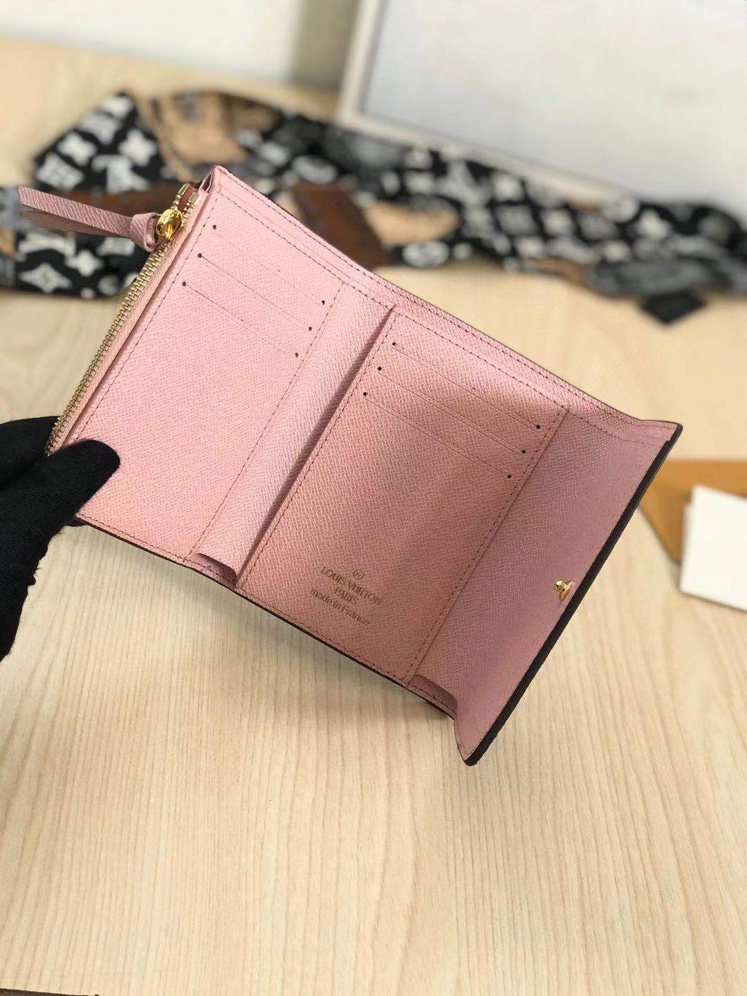  Louis Vuitton 루이비통 빅토린 월릿