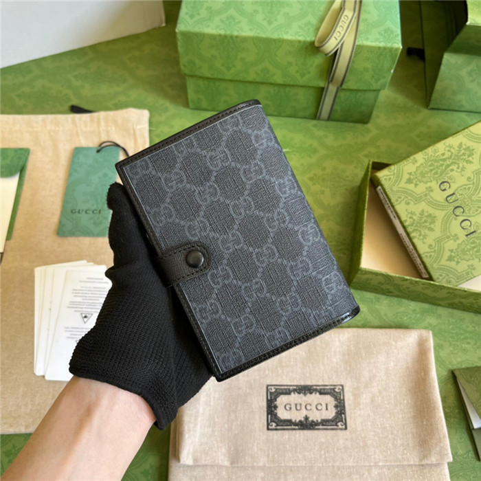 Gucci 구찌 인터로킹 GG 여권 케이스지갑 724562