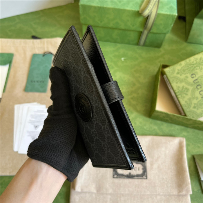 Gucci 구찌 인터로킹 GG 여권 케이스지갑 724562