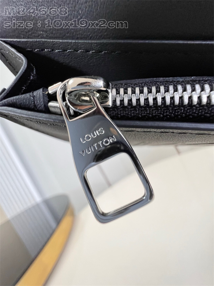LOUIS VUITTON 루이비통 장지갑 M84668 2024/신상