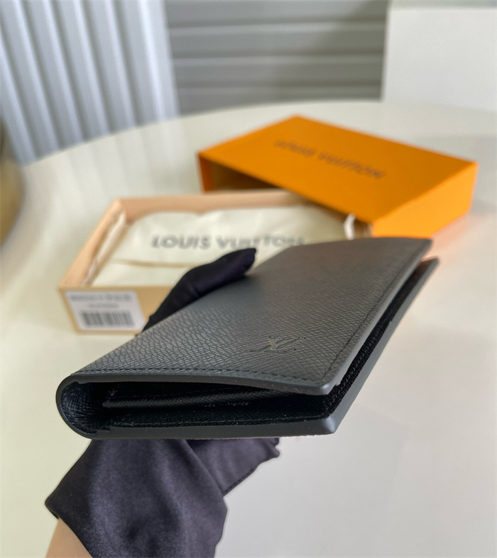 LOUIS VUITTON 루이비통 장지갑 M31079 2024/신상