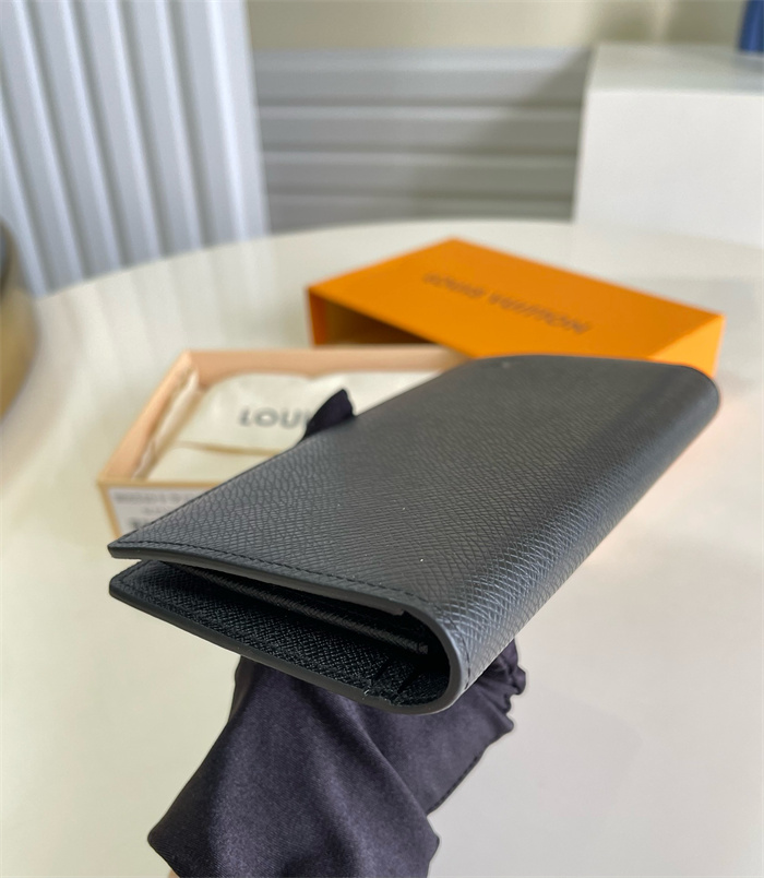 LOUIS VUITTON 루이비통 장지갑 M31079 2024/신상