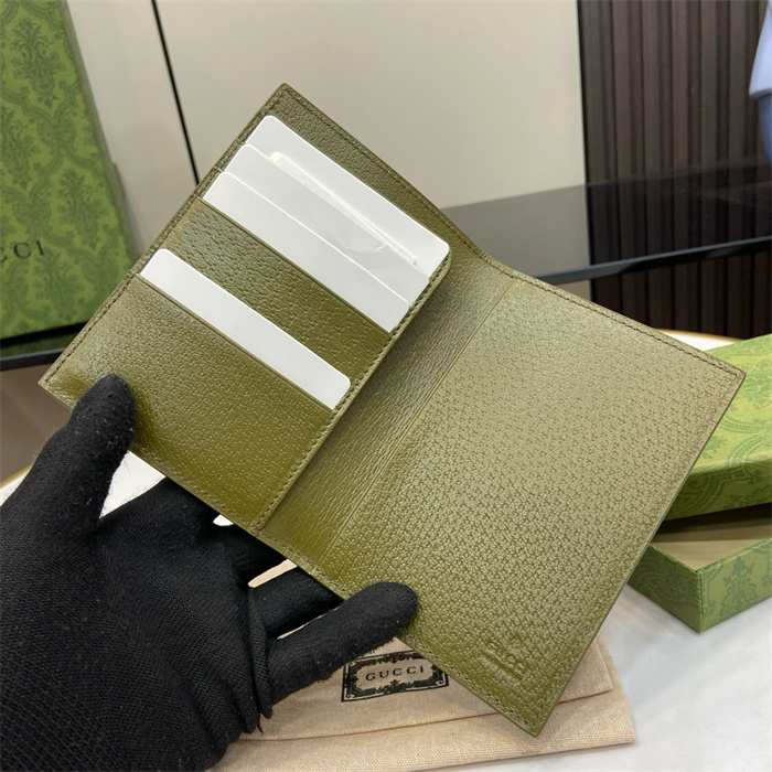 GUCCI 구찌 GG 슈프림 여권지갑 795229 2024/신상