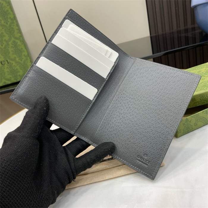 GUCCI 구찌 GG 슈프림 여권지갑 795229 2024/신상