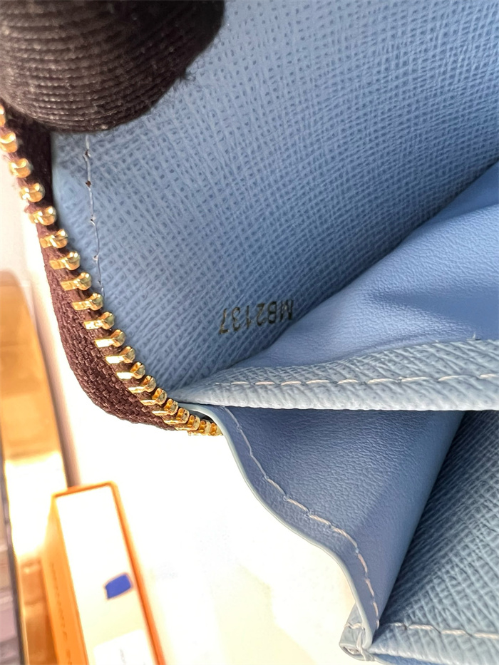 LOUIS VUITTON 루이비통 지피 코인 반지갑 M83690 2024/신상