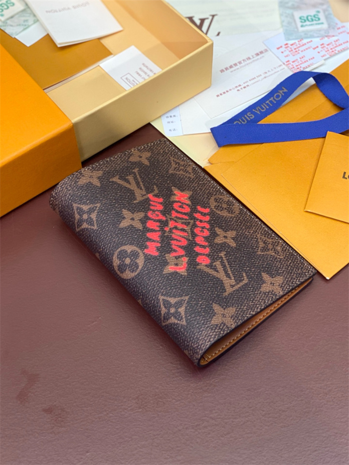 LOUIS VUITTON 루이비통 여권지갑 M11701 2024/신상