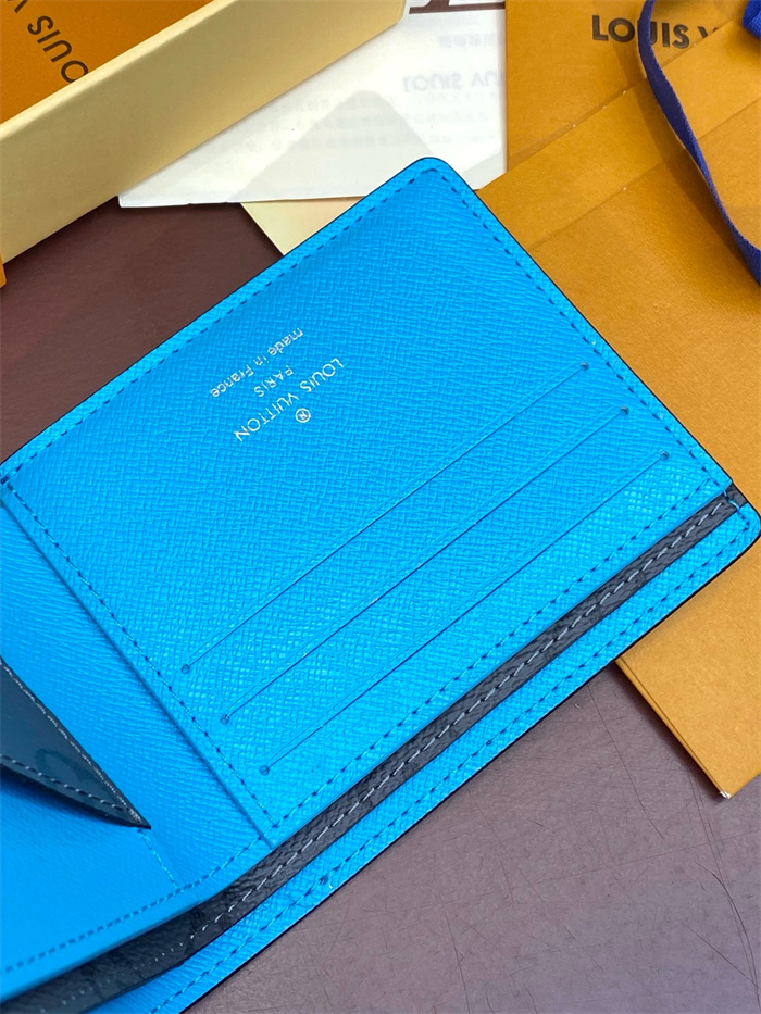 LOUIS VUITTON 루이비통 멀티플 반지갑 M61695 2024/신상