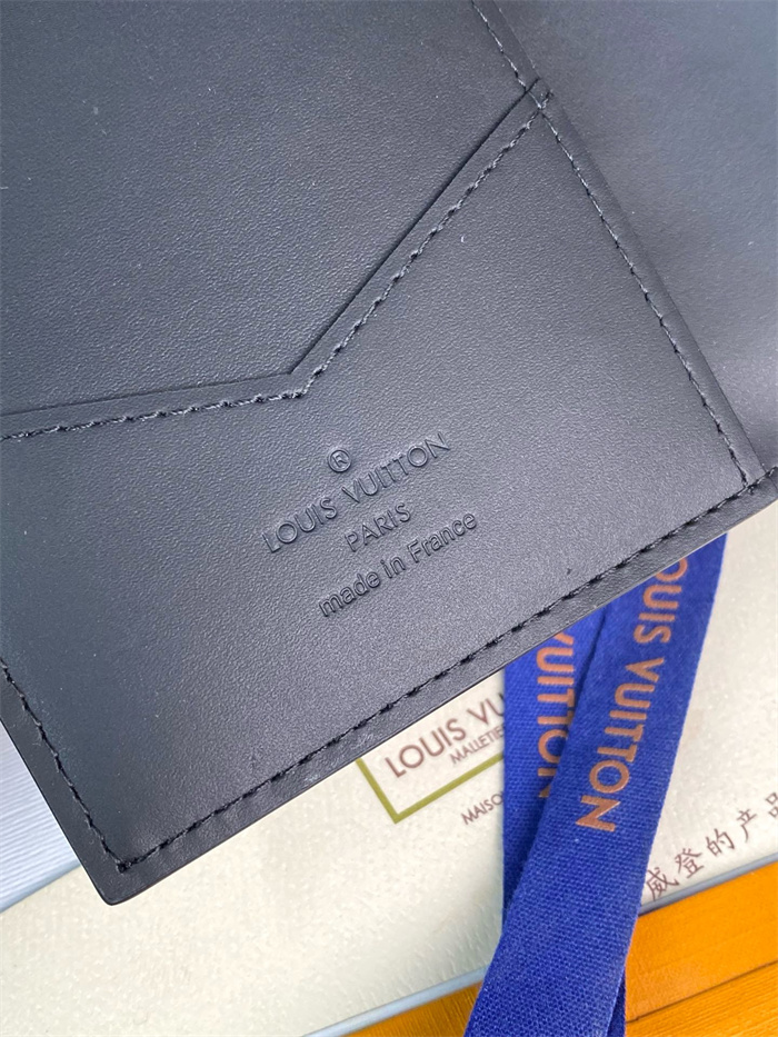 LOUIS VUITTON 루이비통 여권지갑 M64411 2024/신상