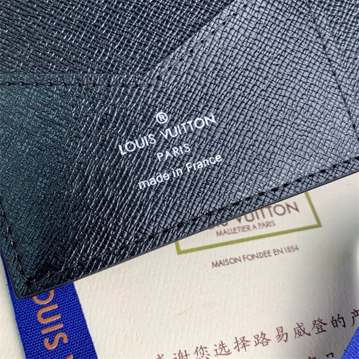 LOUIS VUITTON 루이비통 패스포트 여권지갑 M64501 2024/신상 2COLOR