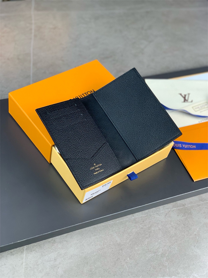 LOUIS VUITTON 루이비통 패스포트 여권지갑 M63914 2024/신상