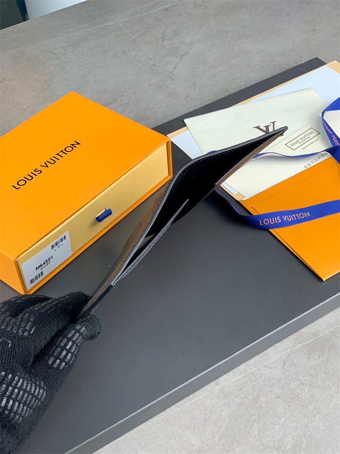 LOUIS VUITTON 루이비통 패스포트 여권지갑 M63914 2024/신상