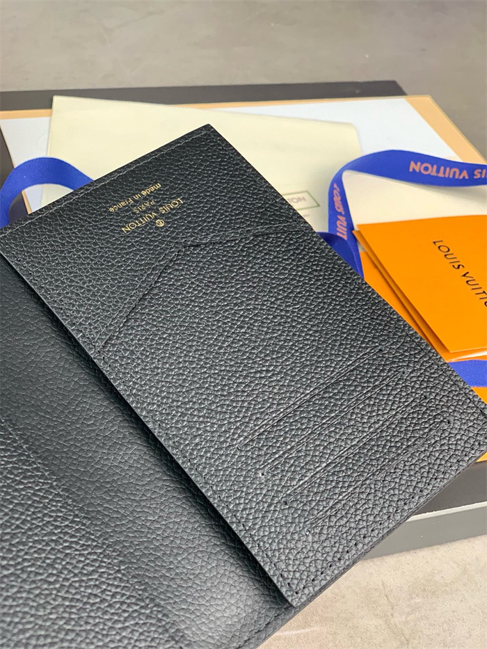LOUIS VUITTON 루이비통 패스포트 여권지갑 M63914 2024/신상