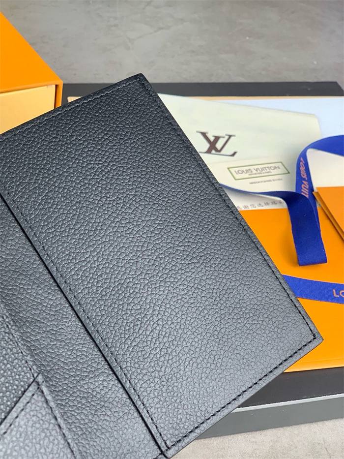 LOUIS VUITTON 루이비통 여권지갑 M46290 2024/신상